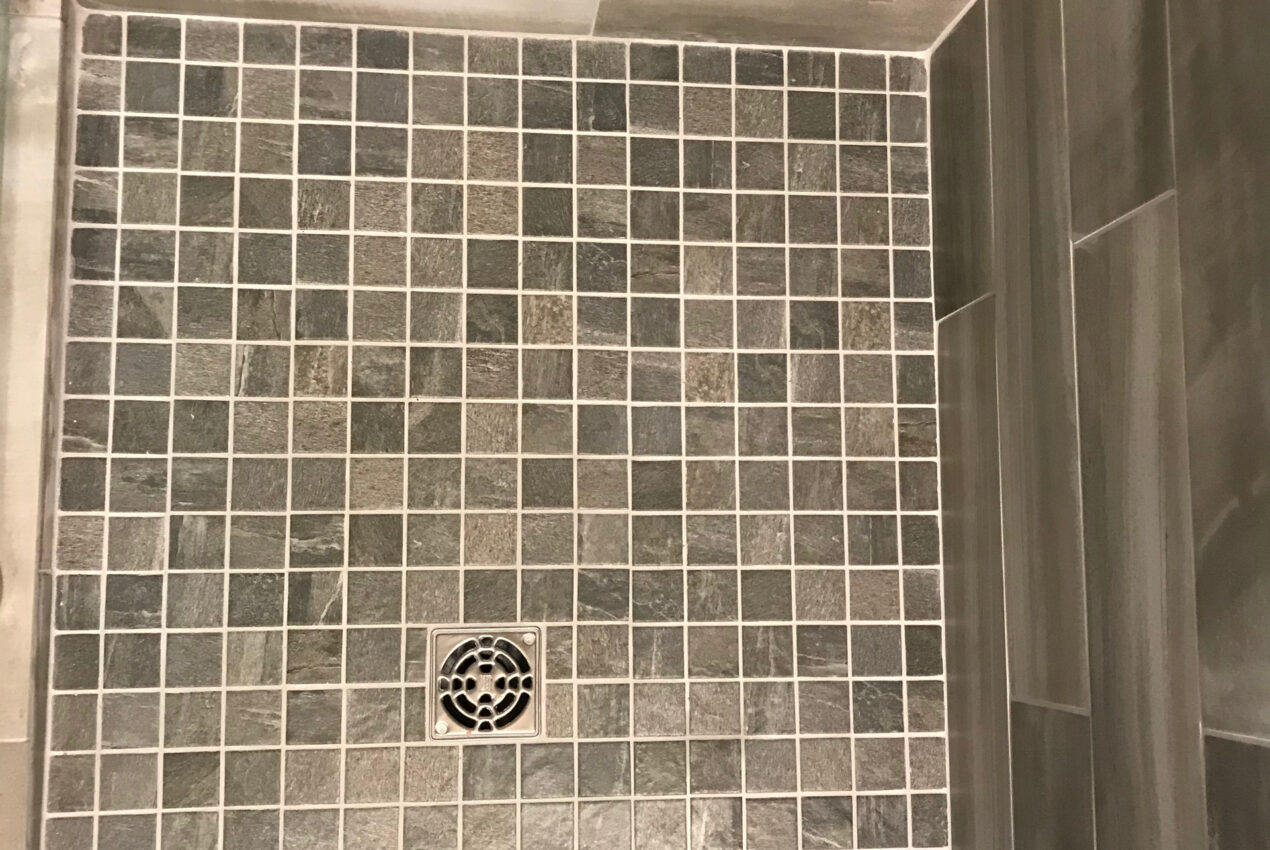 Glen-ellyn-powder-room-shower-4